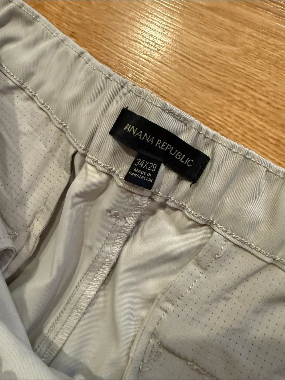 EUC Men’s Banana Republic Signature Tech And Traveler Pants - Cream - Size 34x29